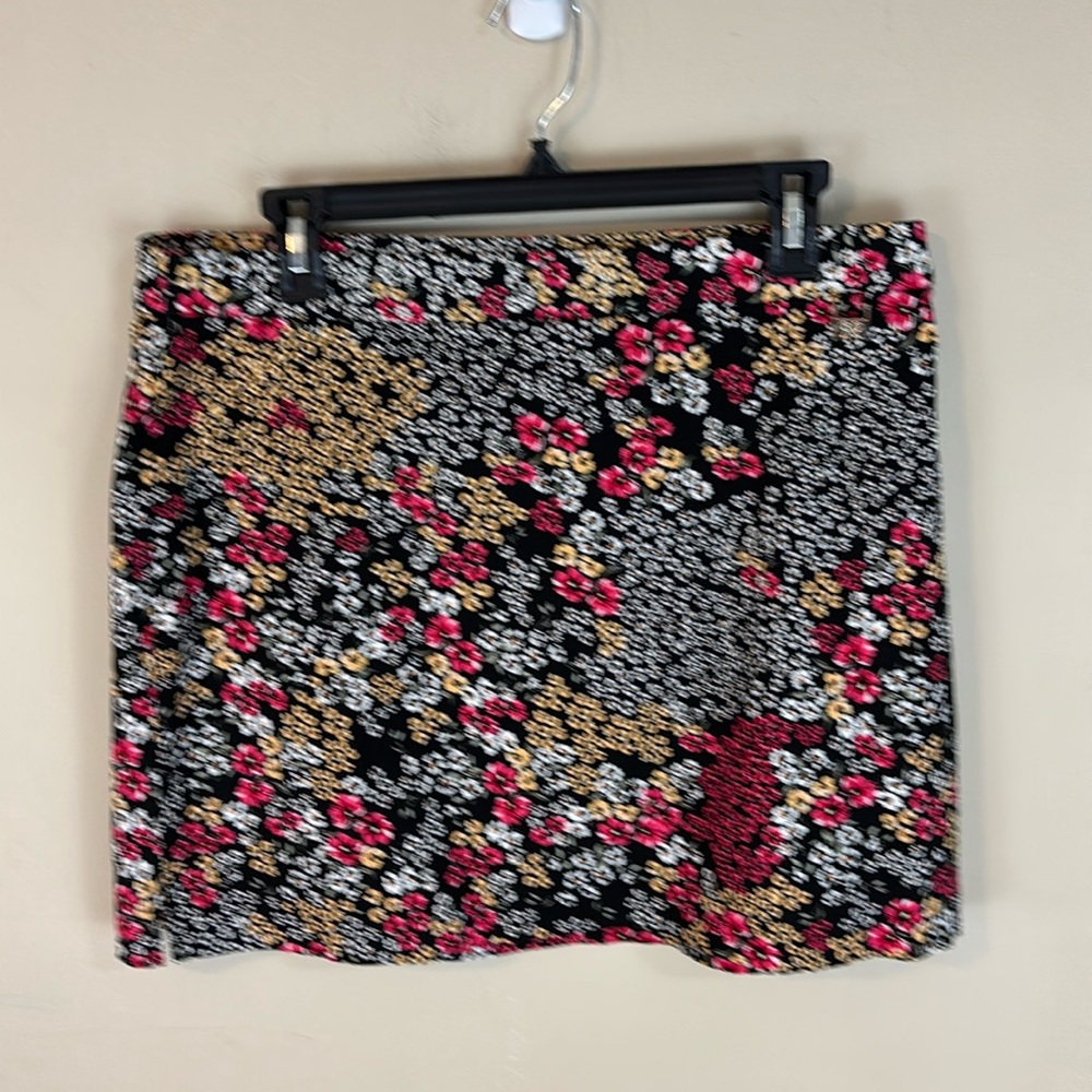 Rafaella Comfort Dark Floral Skort Skirt with Shorts Size Large